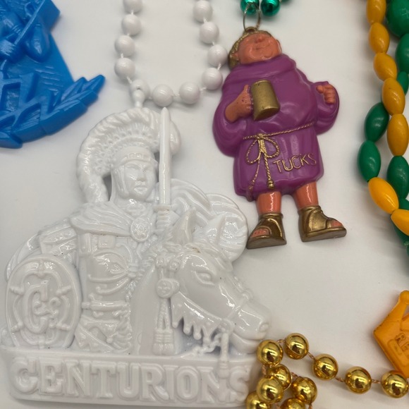 Lot of 29 Vintage Mardi Gras Beads Necklaces Endymion Tucks Zulu Jazz Centurions - Picture 9 of 15